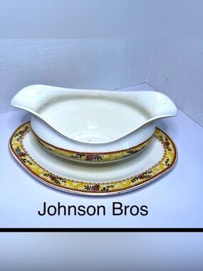 Vintage Johnson Brothers Montrose Gravy Boat Attached Underplate